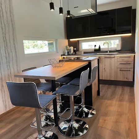 Swan Apartment